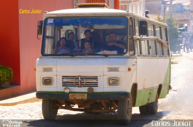 Ônibus Particulares BYD7109 na cidade de Canápolis, Bahia, Brasil, por Carlos Júnior. Número da foto: #1952391.