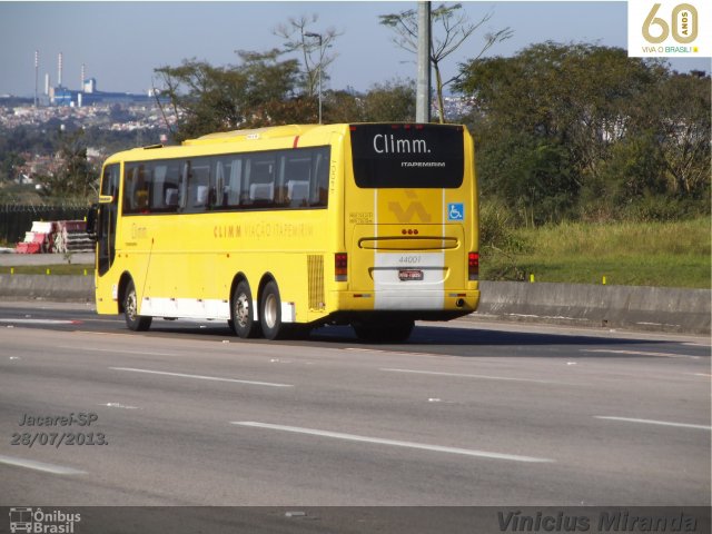 Viação Itapemirim 44001 na cidade de Jacareí, São Paulo, Brasil, por Vinicius Miranda. ID da foto: 1952723.