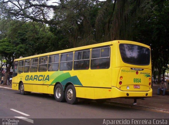 Viação Garcia 6954 na cidade de Maringá, Paraná, Brasil, por Aparecido Ferreira Costa. Número da foto: #1899583.