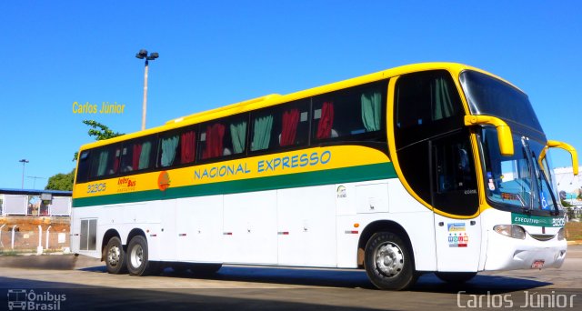 Nacional Expresso 32305 na cidade de Goiânia, Goiás, Brasil, por Carlos Júnior. ID da foto: 1907533.