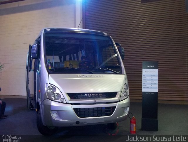 Iveco  na cidade de São Paulo, São Paulo, Brasil, por Jackson Sousa Leite. ID da foto: 1909150.