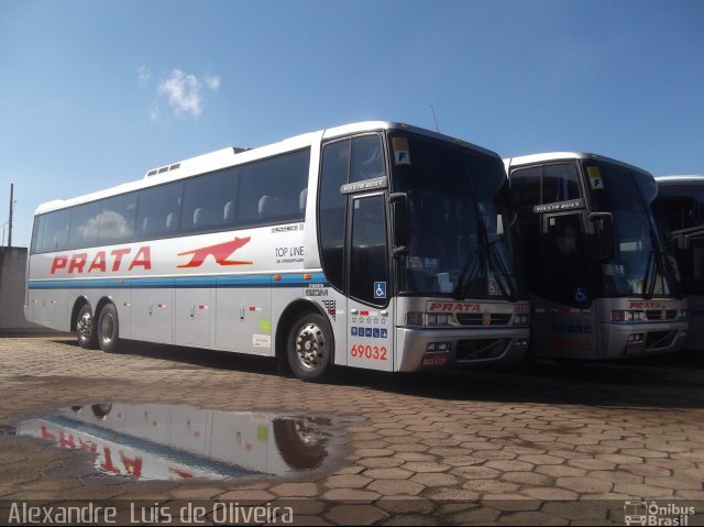 Expresso de Prata 69032 na cidade de Agudos, São Paulo, Brasil, por Alexandre  Luis de Oliveira. Número da foto: #1910582.