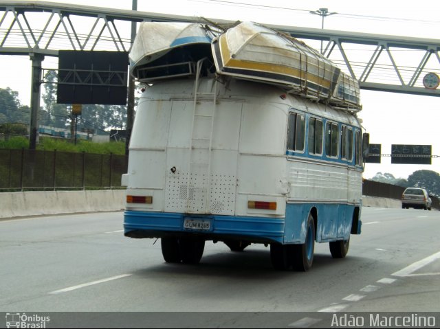 Ônibus Particulares 8265 na cidade de Belo Horizonte, Minas Gerais, Brasil, por Adão Raimundo Marcelino. Número da foto: #1910868.