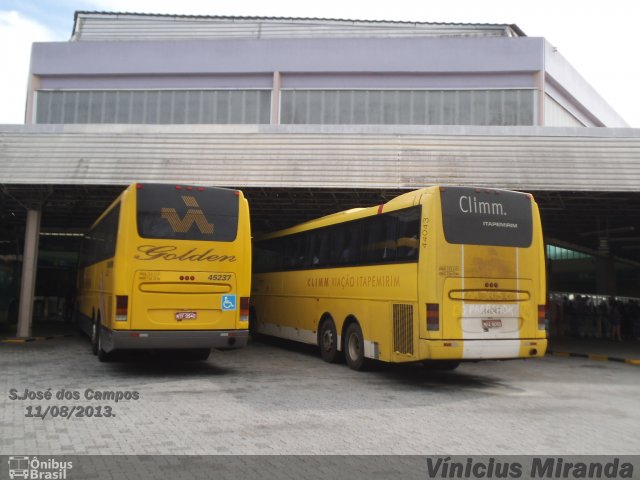 Viação Itapemirim 44043 na cidade de São José dos Campos, São Paulo, Brasil, por Vinicius Miranda. Número da foto: #1987211.