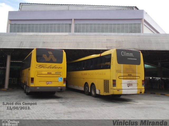 Viação Itapemirim 44043 na cidade de São José dos Campos, São Paulo, Brasil, por Vinicius Miranda. ID da foto: 1987211.