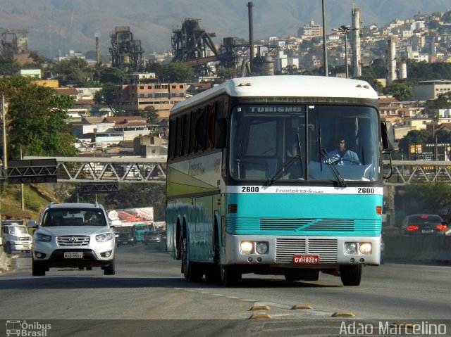 Fronteiras Turismo 2600 na cidade de Belo Horizonte, Minas Gerais, Brasil, por Adão Raimundo Marcelino. ID da foto: 1993797.