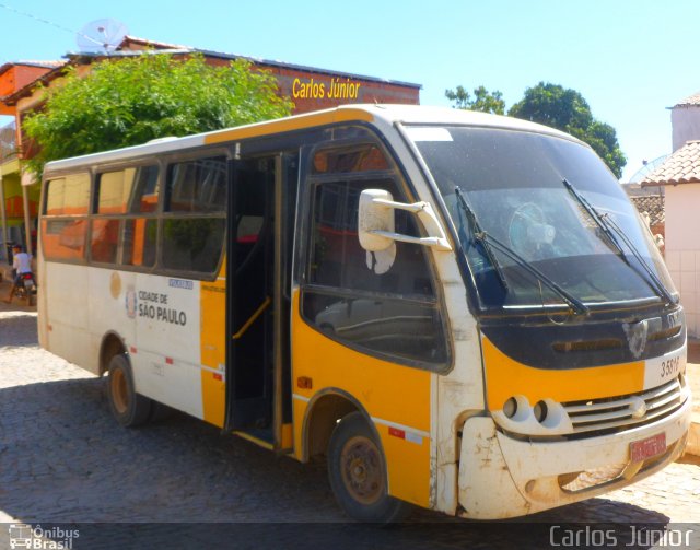 Ônibus Particulares 3 5816 na cidade de Sítio do Mato, Bahia, Brasil, por Carlos Júnior. ID da foto: 1992327.