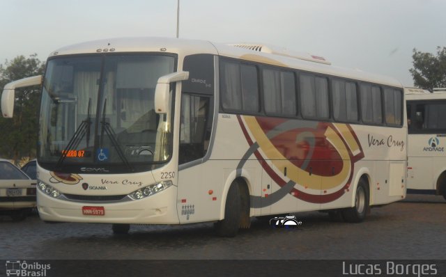 Vera Cruz Transporte e Turismo 2250 na cidade de Araxá, Minas Gerais, Brasil, por Lucas Borges . Número da foto: #1995030.