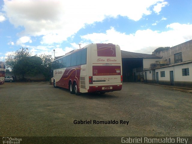 Viação São Bento Ribeirão Preto 1410 na cidade de Passos, Minas Gerais, Brasil, por Gabriel Romualdo Rey . Número da foto: #1962241.