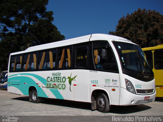 Viação Castelo Branco 1032 na cidade de Curitiba, Paraná, Brasil, por Reinaldo Penha. ID da foto: 1961371.