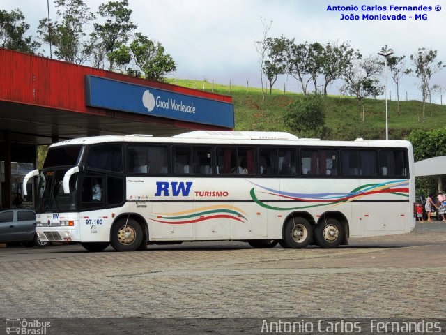 RW Turismo 97.100 na cidade de João Monlevade, Minas Gerais, Brasil, por Antonio Carlos Fernandes. Número da foto: #1999211.