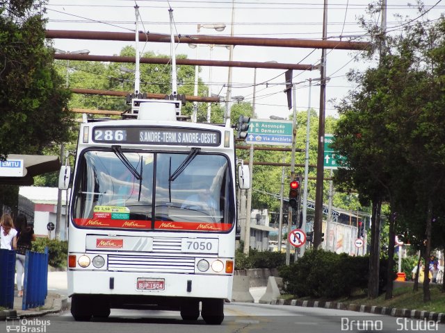 Metra - Sistema Metropolitano de Transporte 7050 na cidade de São Bernardo do Campo, São Paulo, Brasil, por Bruno   Studer. Número da foto: #2004900.