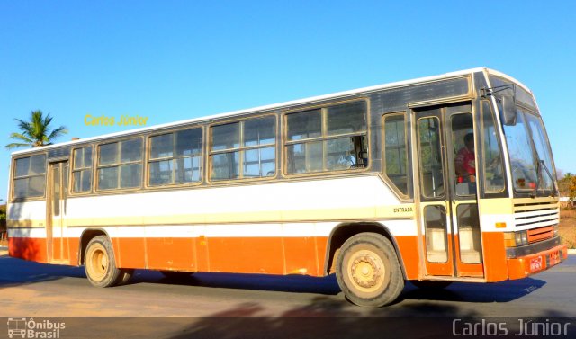Ônibus Particulares KNG4674 na cidade de Palmas de Monte Alto, Bahia, Brasil, por Carlos Júnior. Número da foto: #2007532.