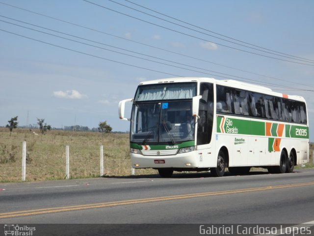 Cia. São Geraldo de Viação 21035 na cidade de Campos dos Goytacazes, Rio de Janeiro, Brasil, por Gabriel Cardoso Lopes. ID da foto: 2007642.