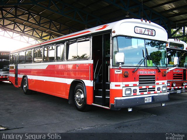 Ônibus Particulares HB 2251 na cidade de , por Andrey Segura Solís. ID da foto: 2009399.