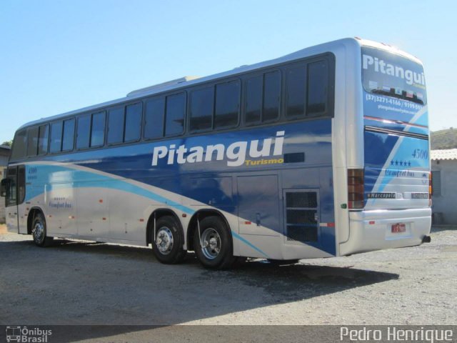 Pitangui Turismo 4500 na cidade de Pitangui, Minas Gerais, Brasil, por Pedro Henrique. Número da foto: #2013022.