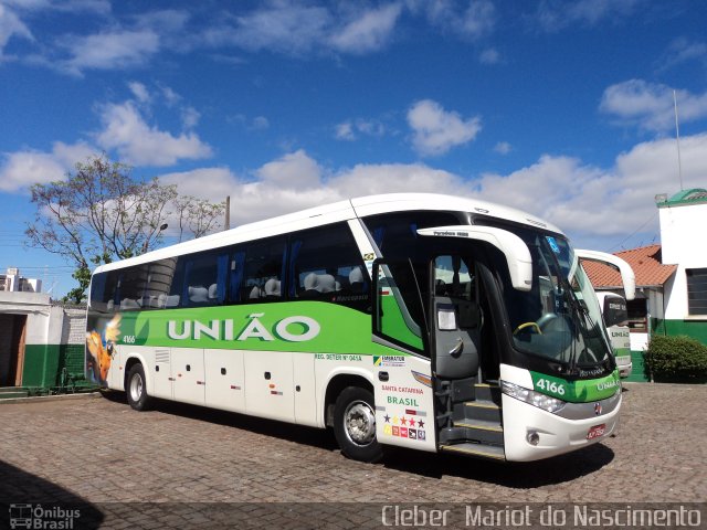 Empresa União de Transportes 4166 na cidade de Araranguá, Santa Catarina, Brasil, por Cleber  Mariot do Nascimento. Número da foto: #2016577.