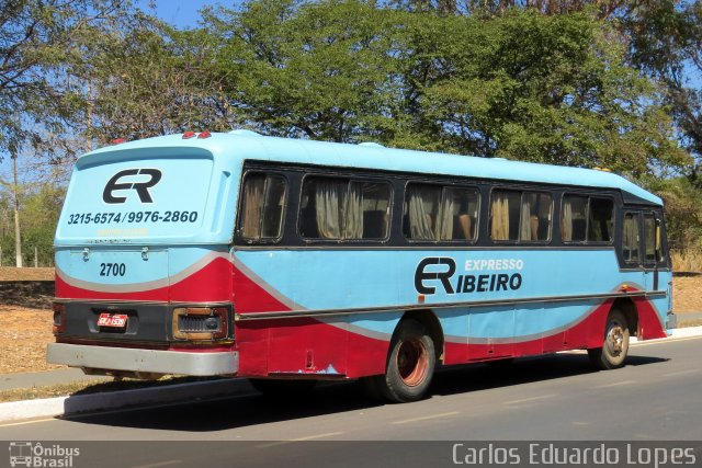 Expresso Ribeiro 2700 na cidade de Montes Claros, Minas Gerais, Brasil, por Carlos Eduardo Lopes. Número da foto: #2017099.