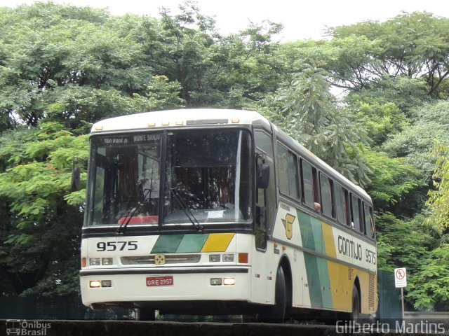 Empresa Gontijo de Transportes 9575 na cidade de São Paulo, São Paulo, Brasil, por Gilberto Martins. ID da foto: 1966452.