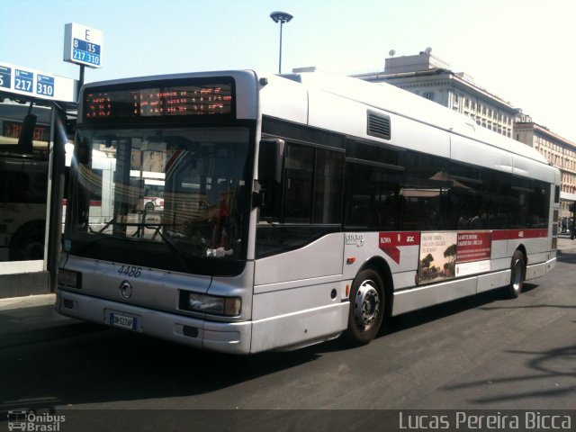 ATAC - Azienda Tramvie e Autobus del Comune di Roma 4486 na cidade de Rome, Rome Capital, Lazio, Itália, por Lucas Pereira Bicca. ID da foto: 1976855.