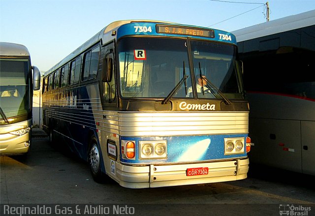 Viação Cometa 7304 na cidade de São Paulo, São Paulo, Brasil, por Reginaldo Gas. ID da foto: 2023583.