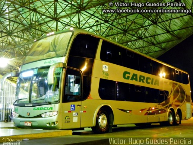 Viação Garcia 7166 na cidade de Maringá, Paraná, Brasil, por Victor Hugo Guedes Pereira. ID da foto: 2025377.