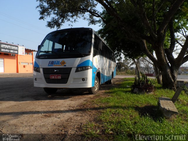 Sinval Transportes 01 na cidade de Santa Maria, Rio Grande do Sul, Brasil, por Cleverton Schmitt. Número da foto: #2041676.
