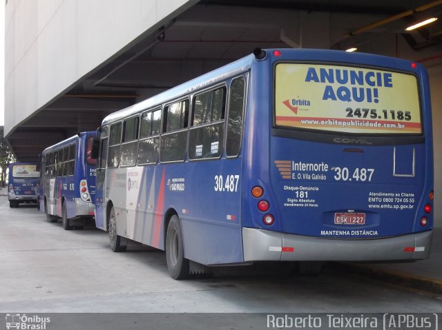 Empresa de Ônibus Vila Galvão 30.487 na cidade de São Paulo, São Paulo, Brasil, por Roberto Teixeira. ID da foto: 2044494.