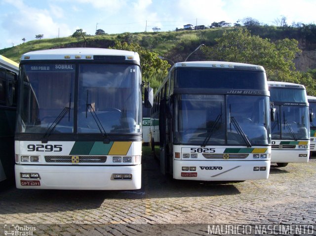 Empresa Gontijo de Transportes 9295 na cidade de Belo Horizonte, Minas Gerais, Brasil, por Maurício Nascimento. ID da foto: 2045867.