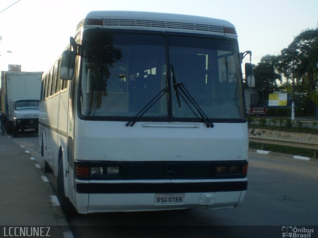 Ônibus Particulares 200 na cidade de São Bernardo do Campo, São Paulo, Brasil, por Luis Nunez. Número da foto: #2046725.