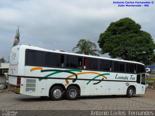 Lourdes Tur 350 na cidade de João Monlevade, Minas Gerais, Brasil, por Antonio Carlos Fernandes. Número da foto: #2047754.