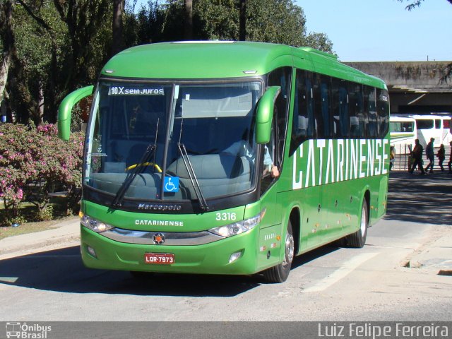 Auto Viação Catarinense 3316 na cidade de Curitiba, Paraná, Brasil, por Luiz Felipe Ferreira. Número da foto: #2047703.