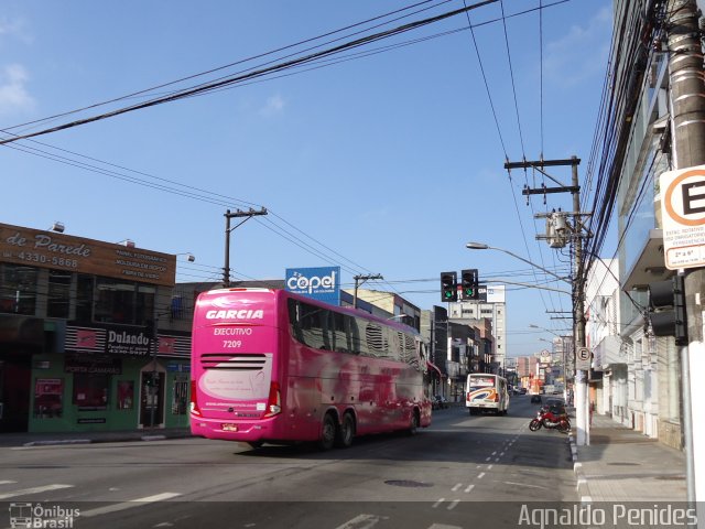 Viação Garcia 7209 na cidade de São Bernardo do Campo, São Paulo, Brasil, por Agnaldo Penides. ID da foto: 2052824.