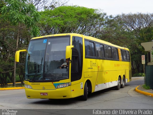 Viação Itapemirim 9033 na cidade de São Paulo, São Paulo, Brasil, por Fabiano de Oliveira Prado. ID da foto: 2025914.