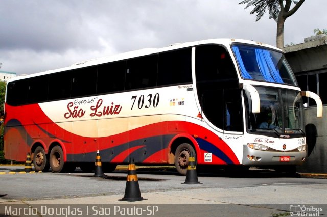 Expresso São Luiz 7030 na cidade de São Paulo, São Paulo, Brasil, por Márcio Douglas Ribeiro Venino. Número da foto: #2067392.