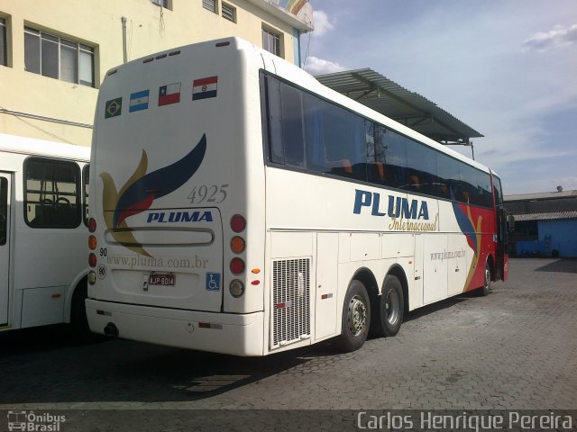 Pluma Conforto e Turismo 4925 na cidade de Belo Horizonte, Minas Gerais, Brasil, por Carlos Henrique Pereira. Número da foto: #2067725.