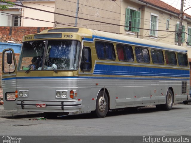Ônibus Particulares 7385 na cidade de São Paulo, São Paulo, Brasil, por Felipe Gonzales. Número da foto: #2072948.