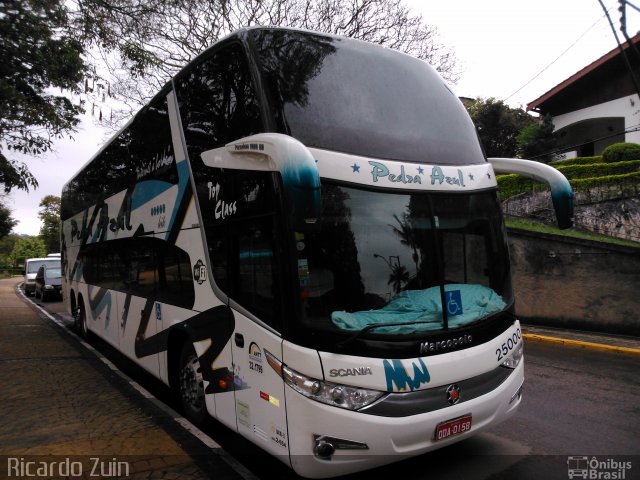Pedra Azul Turismo 25000 na cidade de Serra Negra, São Paulo, Brasil, por Ricardo Zuin. Número da foto: #2072864.