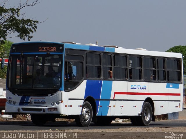 Editur 92 na cidade de Teresina, Piauí, Brasil, por João Victor. ID da foto: 2074985.