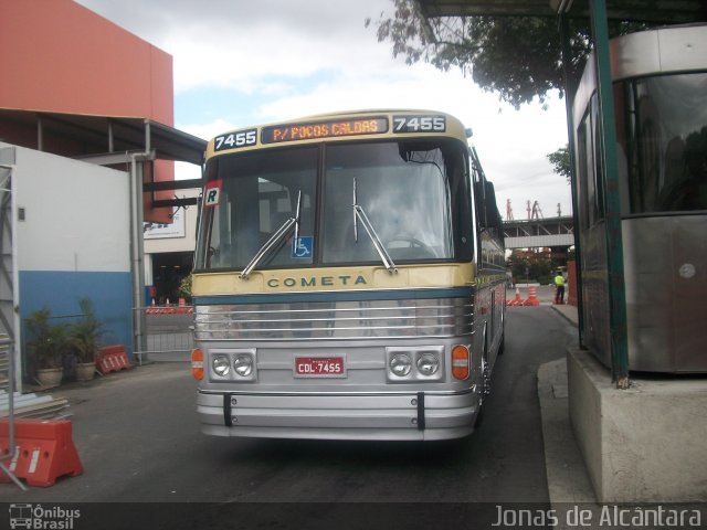 Viação Cometa 7455 na cidade de Rio de Janeiro, Rio de Janeiro, Brasil, por Jonas Alcantara. Número da foto: #2076644.