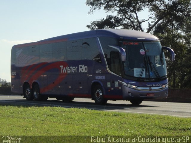 Twister Rio Transporte e Turismo 2010 na cidade de Guaratinguetá, São Paulo, Brasil, por Fabio Alcantara. Número da foto: #2079742.