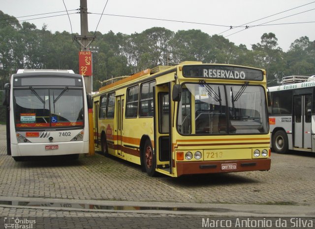 Metra - Sistema Metropolitano de Transporte 7213 na cidade de São Bernardo do Campo, São Paulo, Brasil, por Marco Antonio da Silva. Número da foto: #2028717.