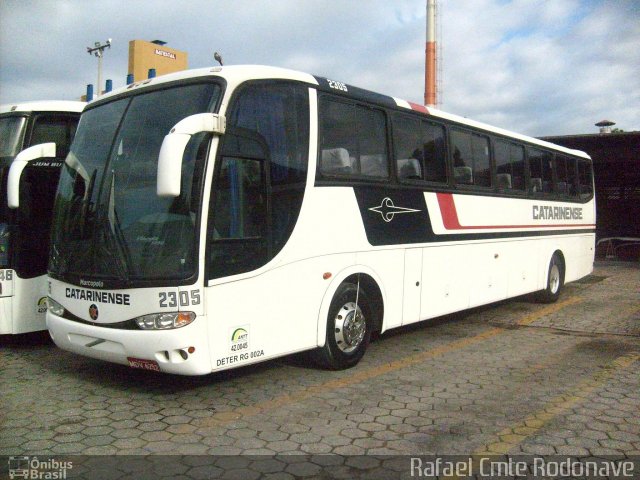 Auto Viação Catarinense 2305 na cidade de Blumenau, Santa Catarina, Brasil, por Rafael Cmte Rodonave. Número da foto: #2028189.