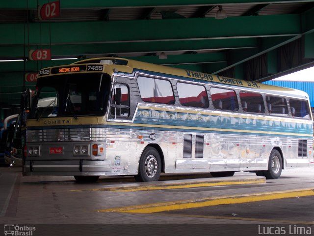 Viação Cometa 7455 na cidade de Resende, Rio de Janeiro, Brasil, por Lucas Lima. ID da foto: 2082710.