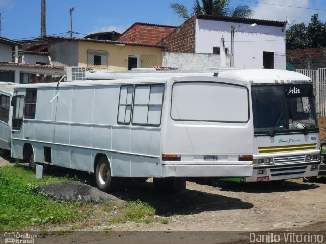 Motorhomes KUJ1518 na cidade de Natal, Rio Grande do Norte, Brasil, por Danilo Vitorino Lopes. Número da foto: #2035027.